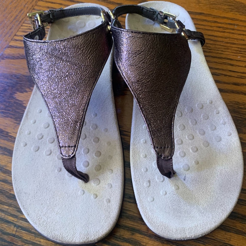 VIONIC SZ 7.5 BROWN METALLIC SANDALS